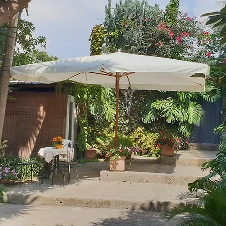 Casa Carolina Bed & Breakfast 3*