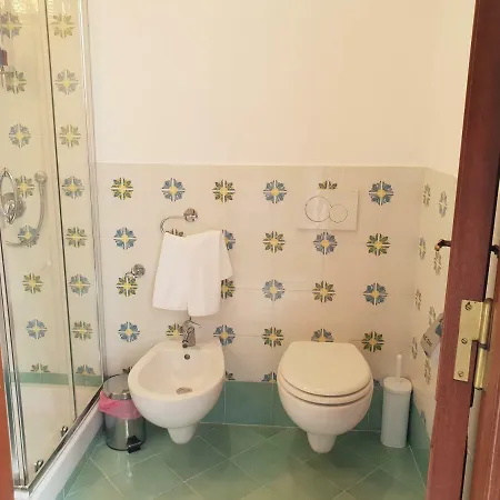 Bed and Breakfast Casa Carolina 3*